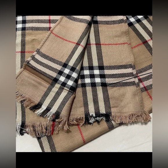 Burberry Cashmere Silk Oversized Scarf/Shawl. - Picture 9 of 11